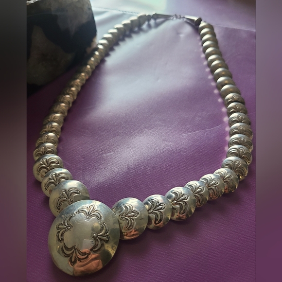 GORGEOUS VINTAGE NATIVE AMERICAN NAVAJO STERLING SILVER PILLOW TREMENDOUS NATIVE - Picture 3 of 4